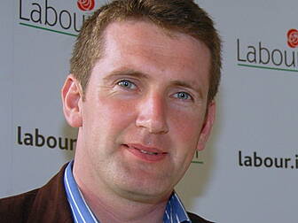 Labour defiant despite poor po...